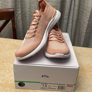 APL Women’s Techloom Breeze size 7.5 in Rose/White